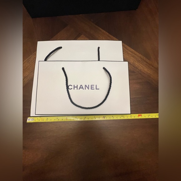 Chanel set of 4 white shopping bags - Picture 6 of 6